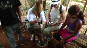 zoqueador-guarani-turistas